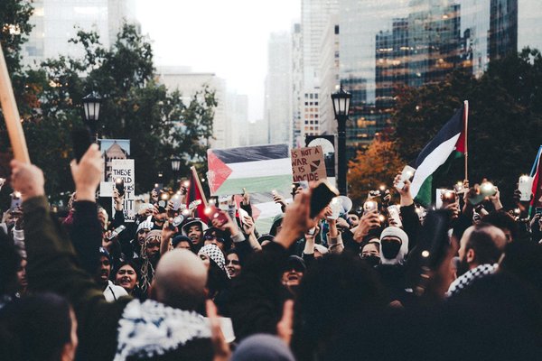 Top 5 carports à deux pentes pour embellir votre jardin