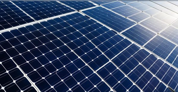 Panneau solaire photovoltaïque : les avis qui éclairent vos choix